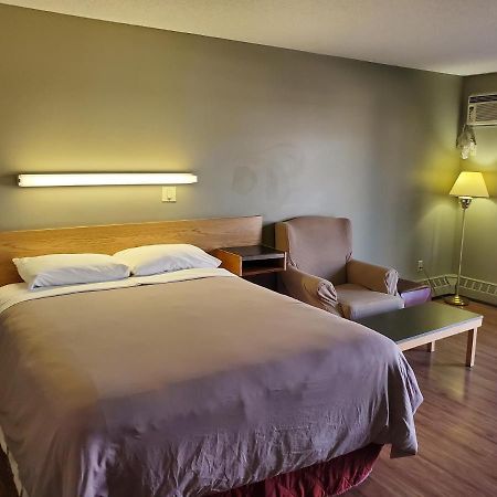 Stars Inn - Motel 萨斯喀彻温堡 外观 照片