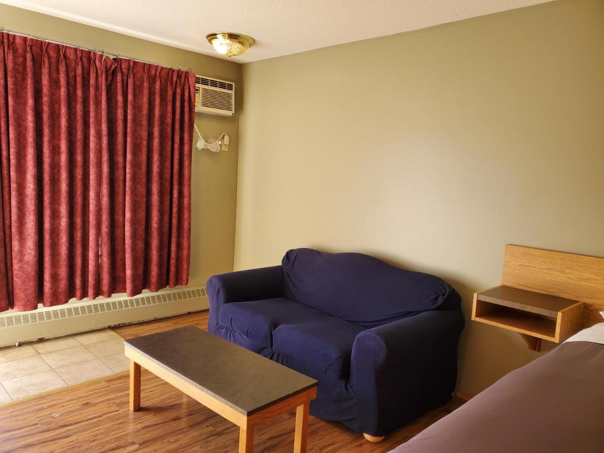 Stars Inn - Motel 萨斯喀彻温堡 外观 照片