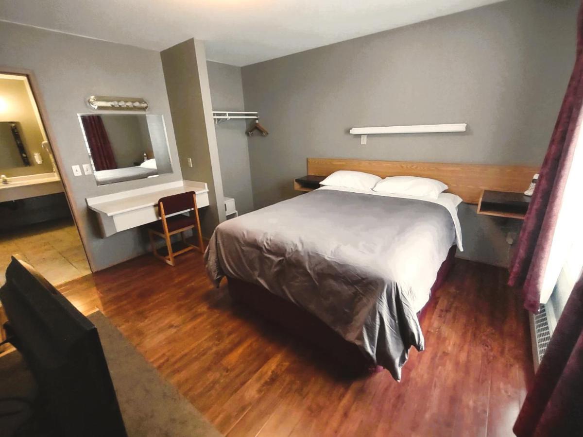 Stars Inn - Motel 萨斯喀彻温堡 外观 照片